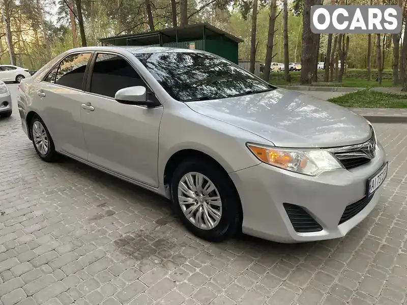 Седан Toyota Camry 2013 2.5 л. Автомат обл. Київська, Бровари - Фото 1/21