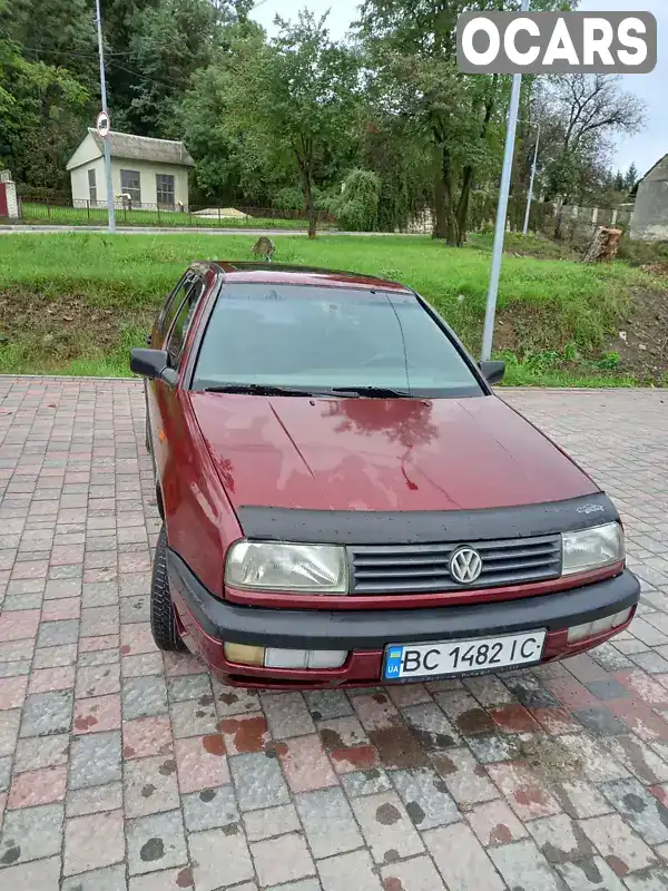 Седан Volkswagen Vento 1992 1.78 л. Ручна / Механіка обл. Львівська, Миколаїв - Фото 1/13