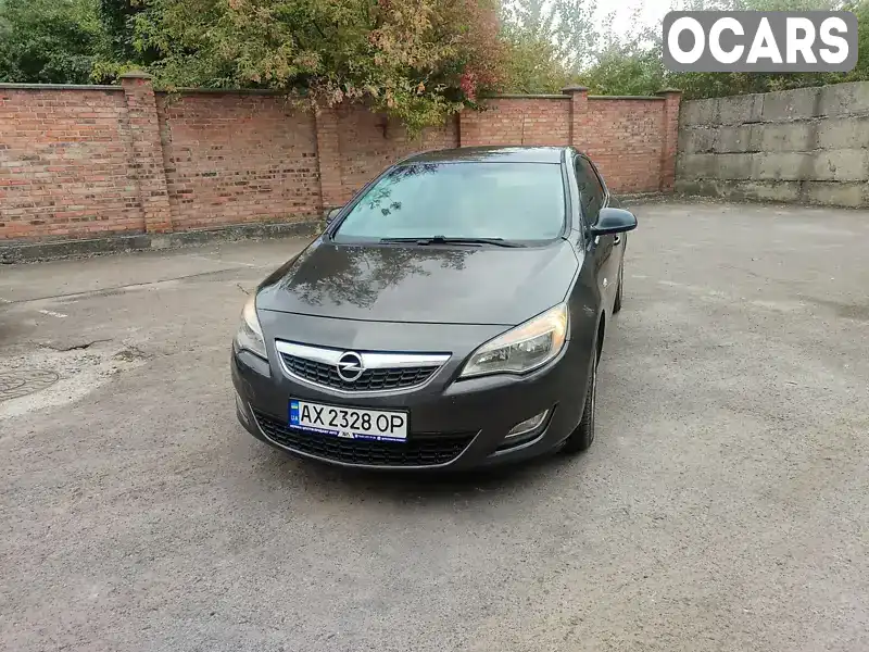 Хетчбек Opel Astra 2011 1.6 л. Автомат обл. Рівненська, Рівне - Фото 1/21