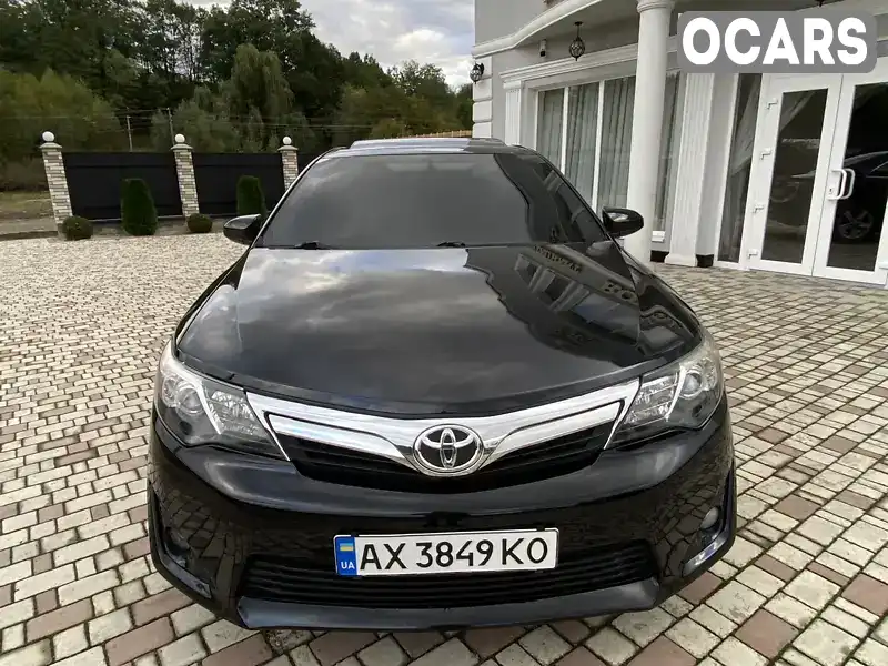 Седан Toyota Camry 2013 2.5 л. Автомат обл. Черновицкая, location.city.ispas - Фото 1/17